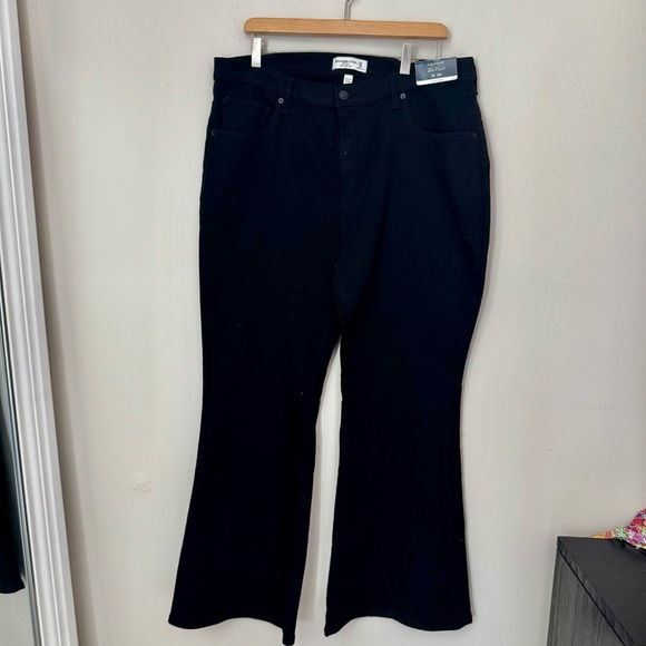 Abercrombie Women's Black Jeans size 18 flare curvy love - Picture 1 of 6